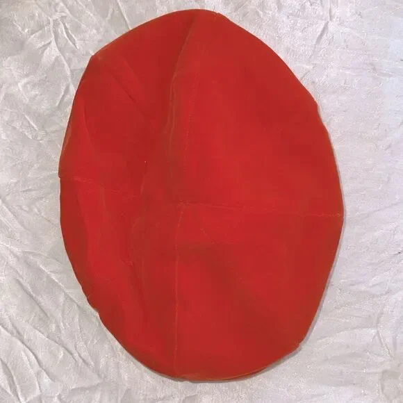 Vintage‎ 60s Tomato Red Velvet Beret with Gold Buckle Detailing - Picture 5 of 7